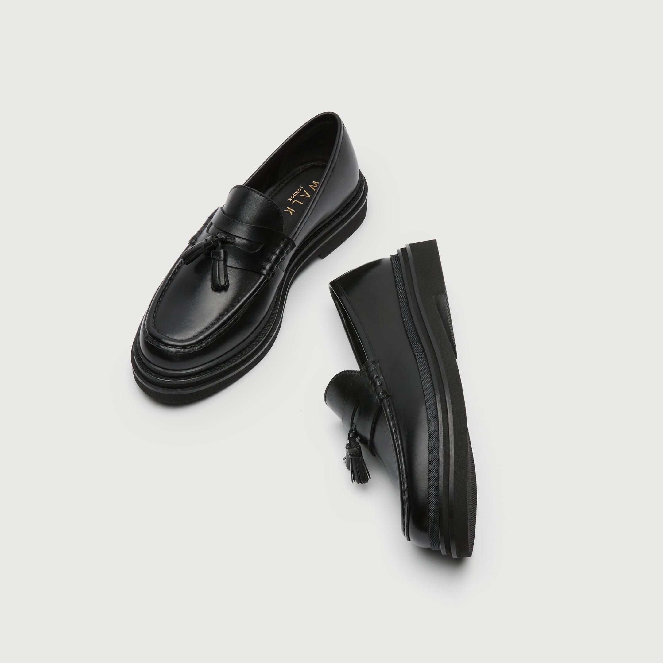 Walk London Mens Brooklyn Tassel Loafer in Black Leather