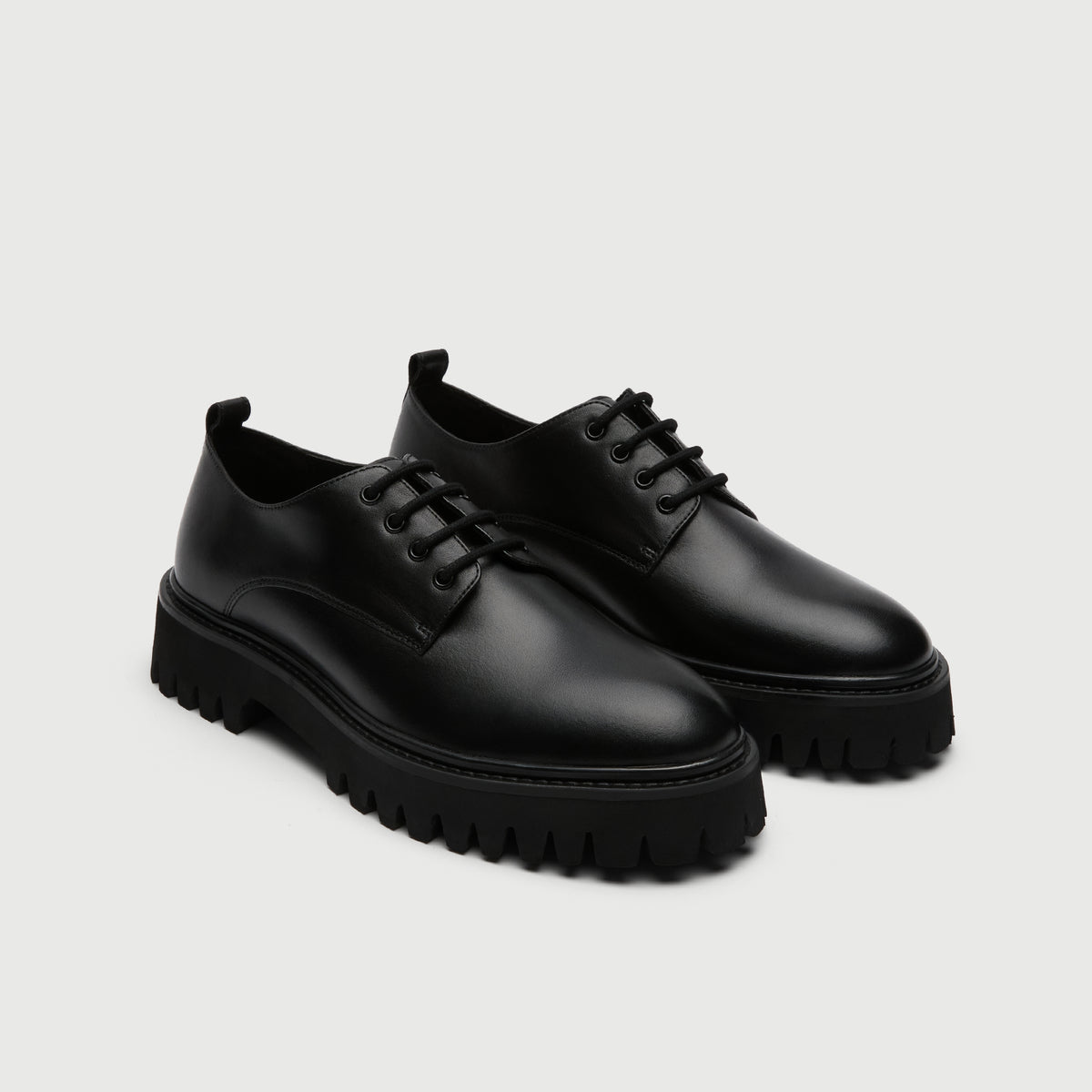 Walk London Hopper Black Leather Derby Shoe with chunky sole three quarter view