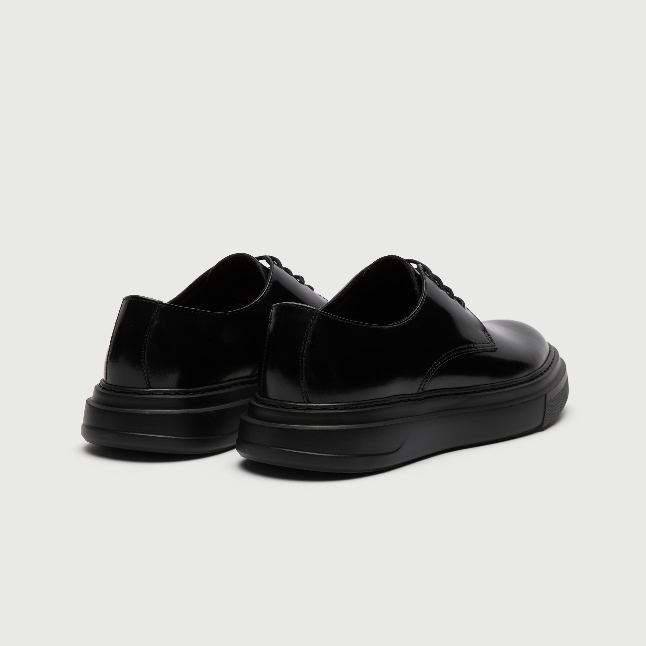 Walk London Bronx Black Leather Derby Shoe heel view