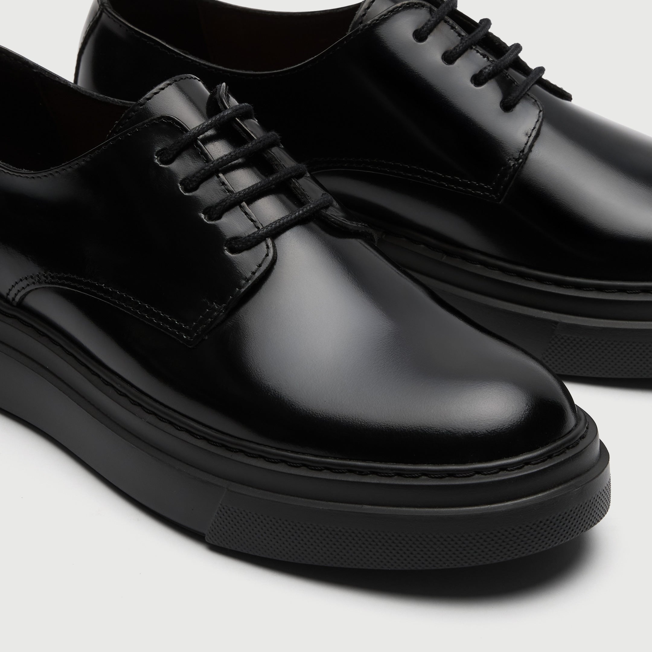 Walk London Bronx Black Leather Derby Shoe detail view of toe
