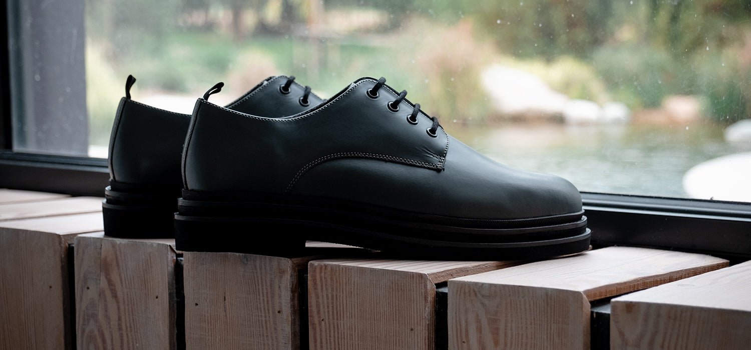 Walk London Brooklyn Derby Shoe in Green Leather
