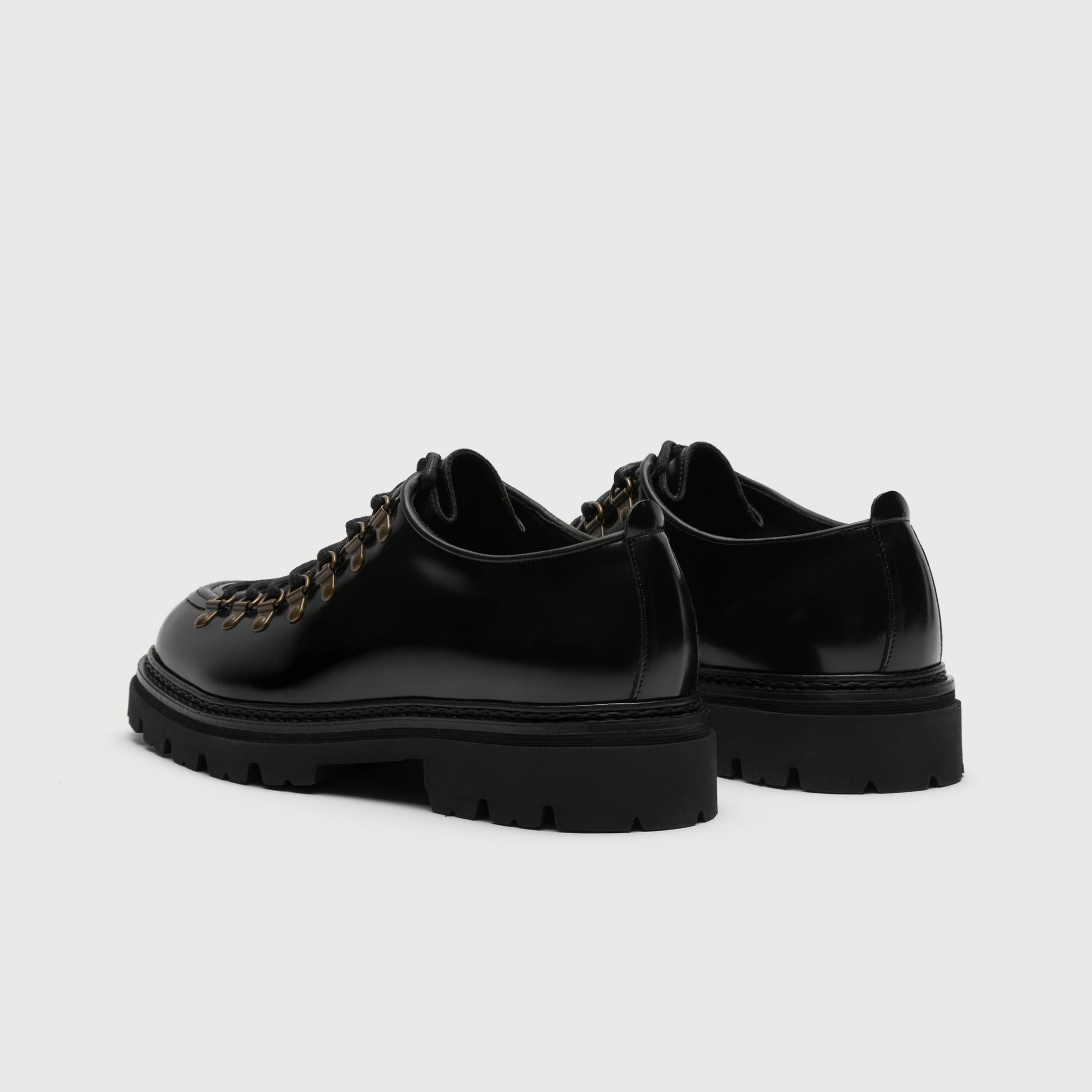 Walk London Mens Hartford Hiking Shoe in Black Patent Leather