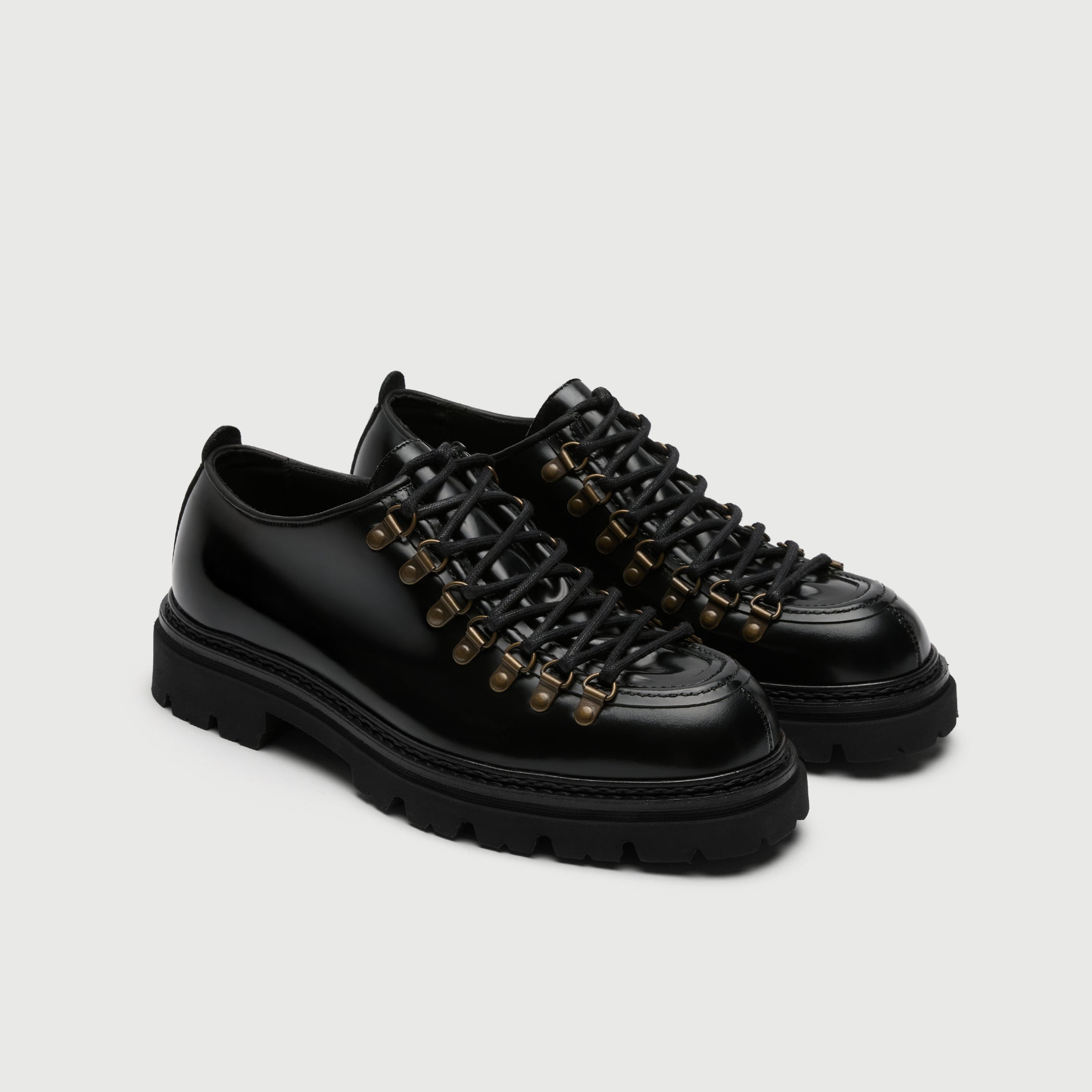 Walk London Mens Hartford Hiking Shoe in Black Patent Leather