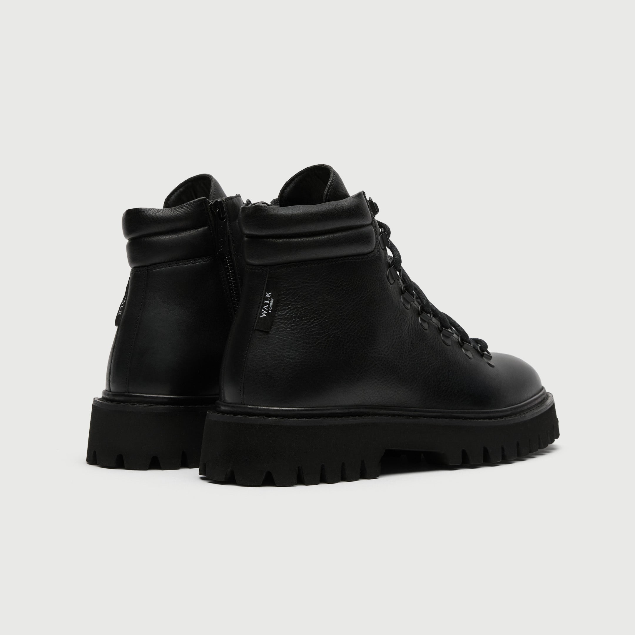 Walk London, Hopper Hiking boot in black leather with a black sole