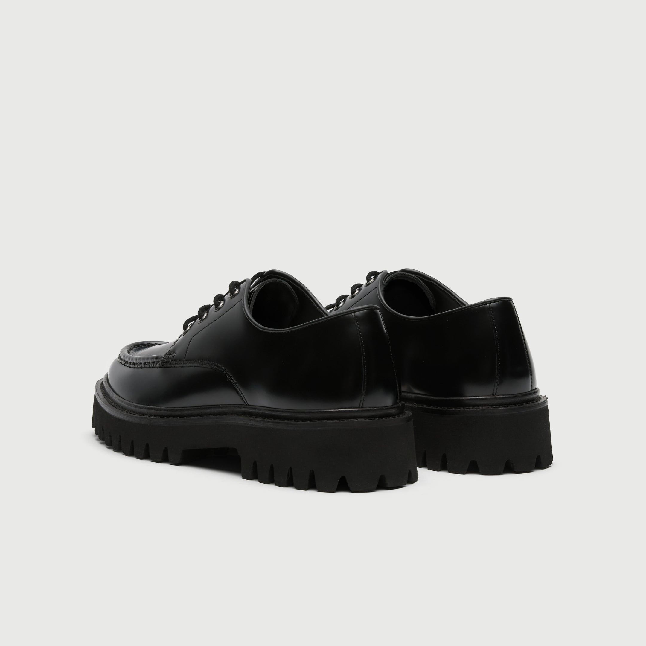 Walk London Hopper lace shoe in black smooth leather and cleated sole