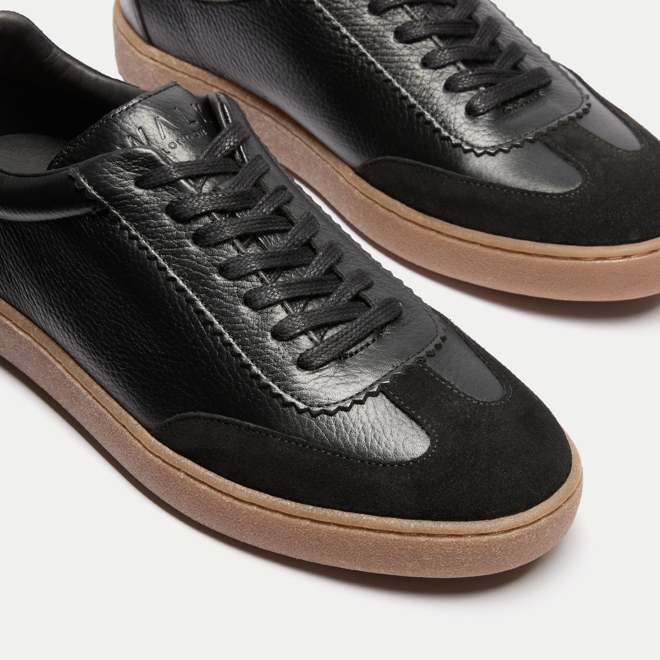 Mens Lisbon Trainer in Black Leather | Walk London