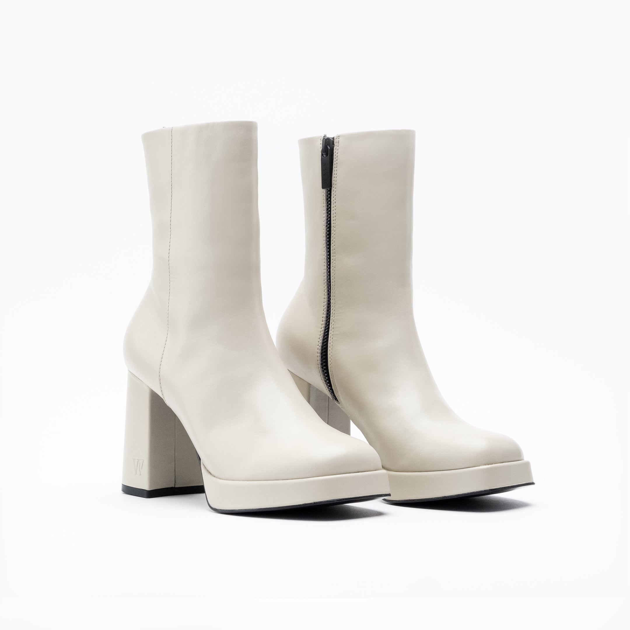 Walk London Women's Poppy Platform Boot in Off White Leather