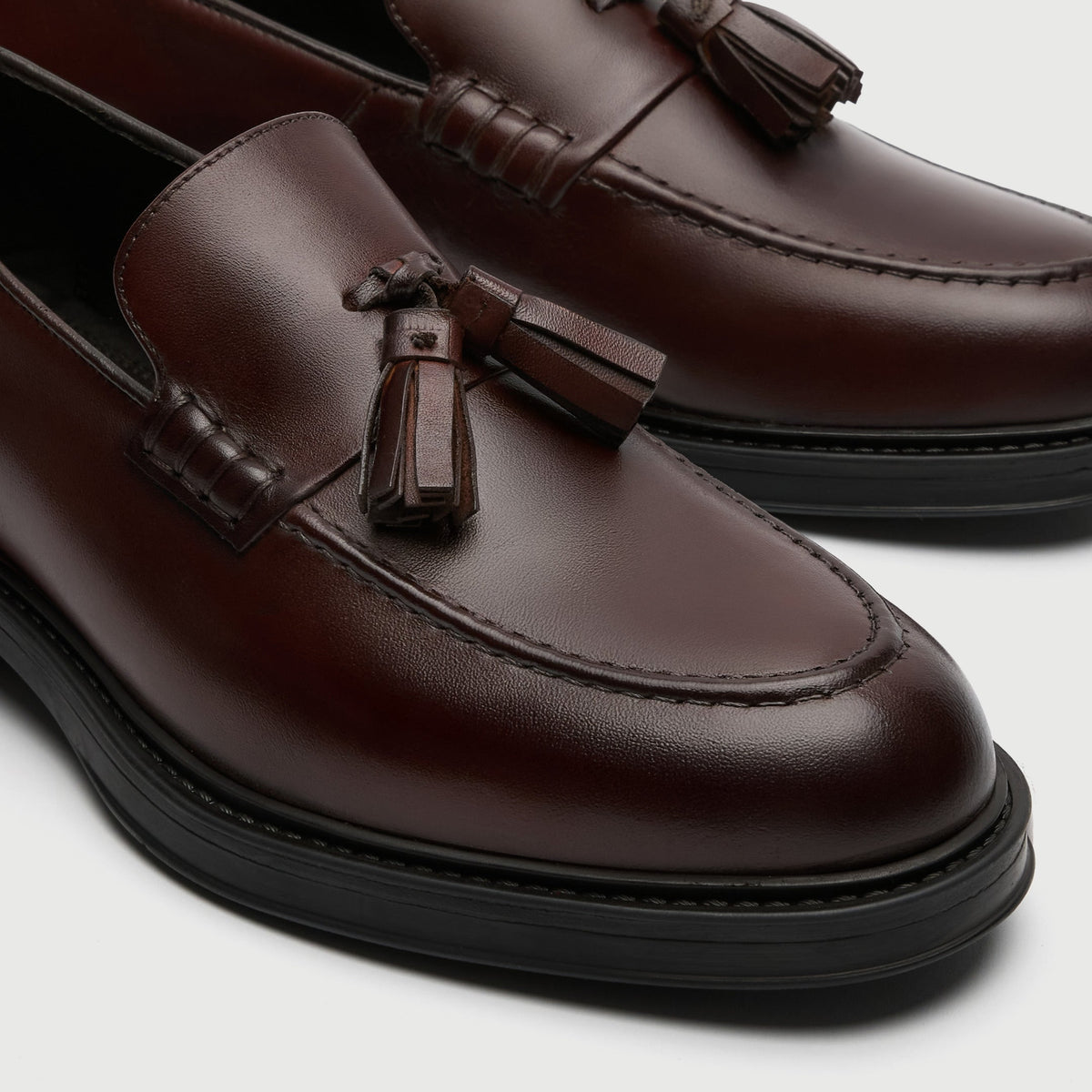Walk London Richmond Tassel Loafers in Brown Leather close up of tassels and beefroll and apron stitching on the toe
