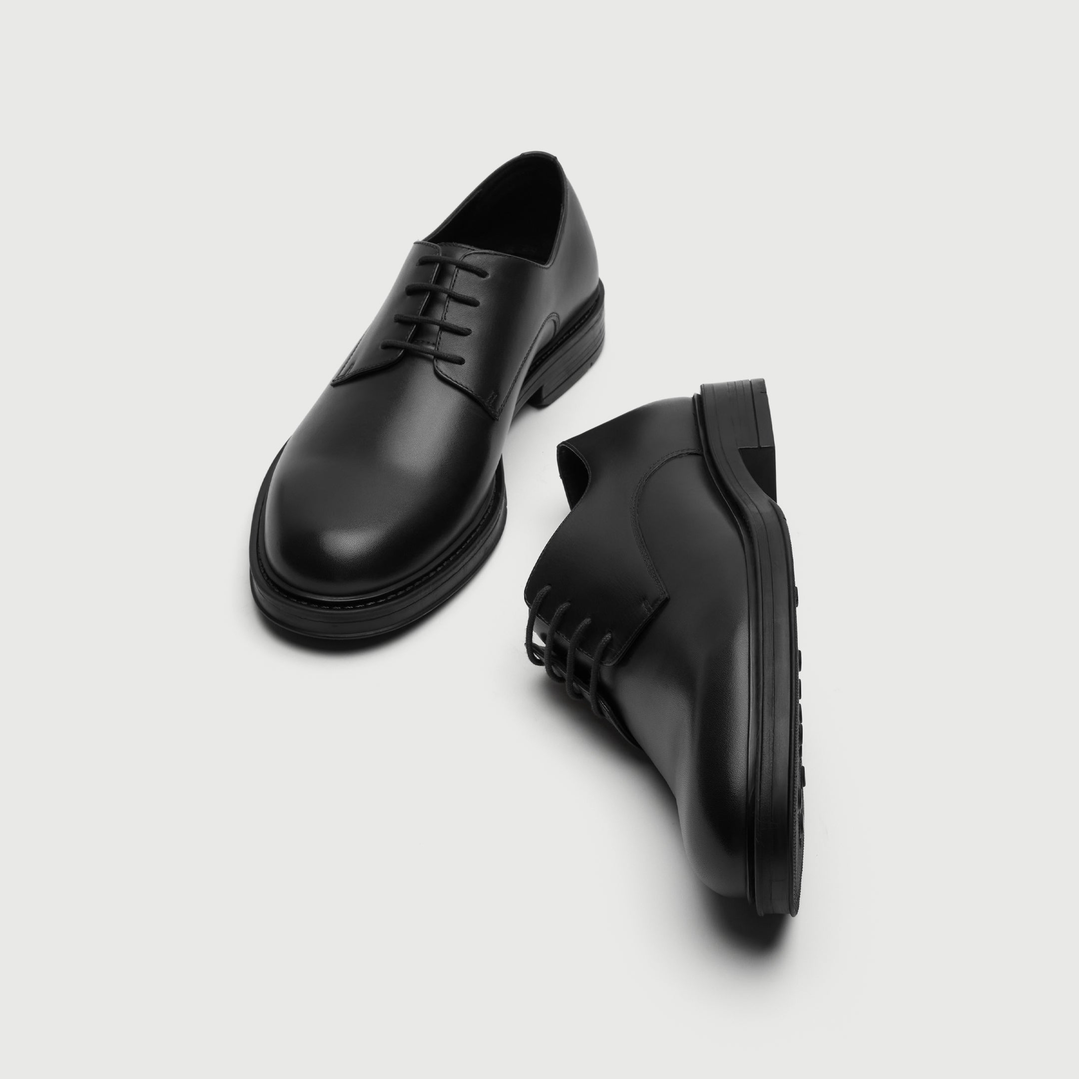 Walk London Vincent Black Leather Derby Shoe top and side view