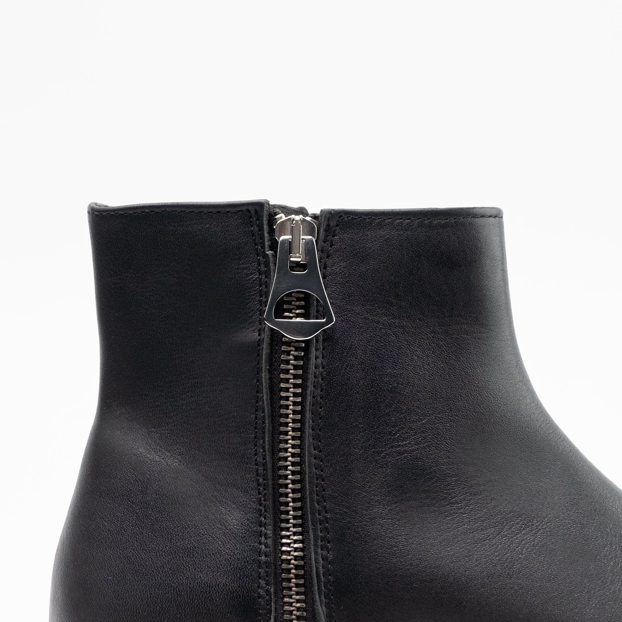 WALK London Mens Hoxton Low Cuban Zip Up Heel in Black Leather