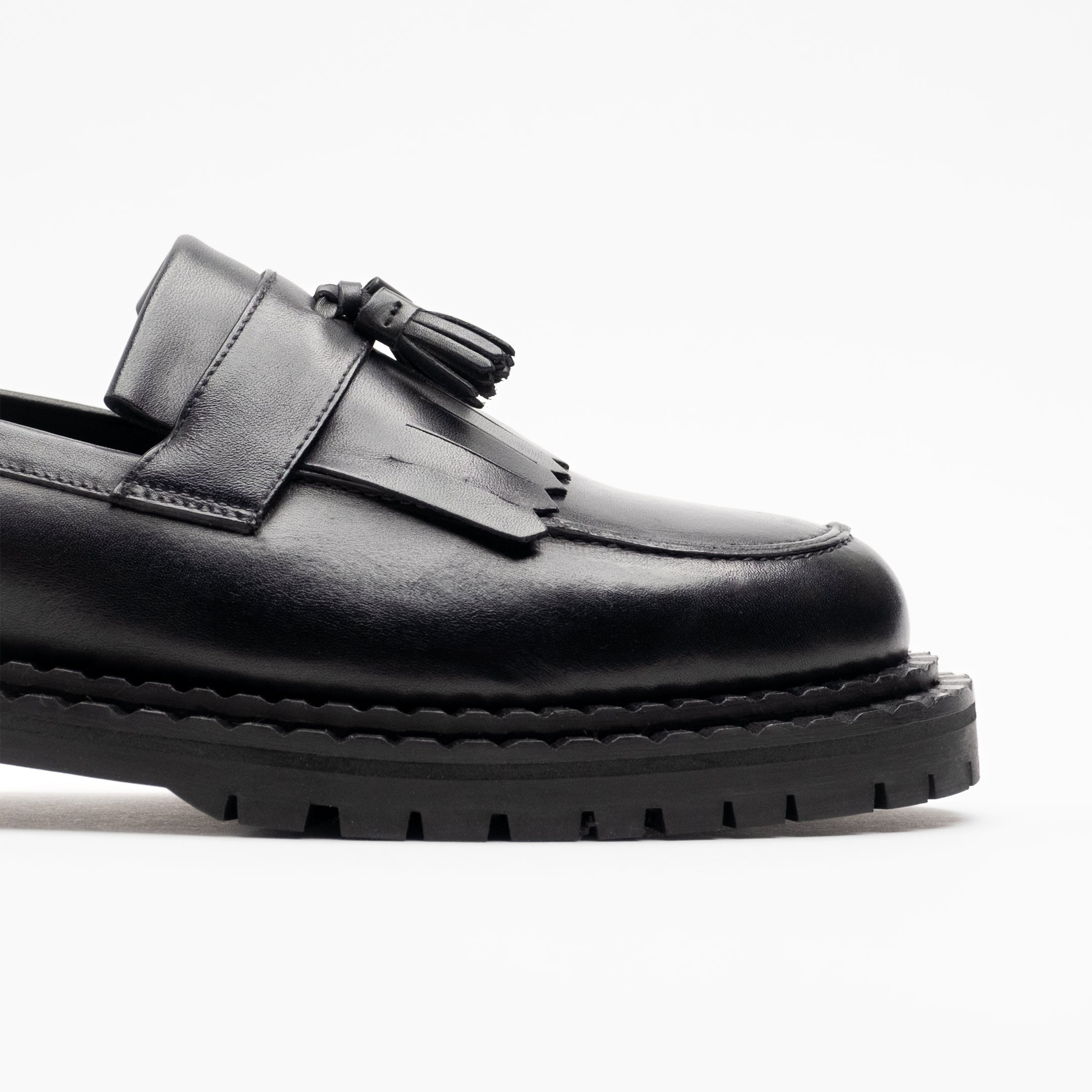 Walk London Mens Jagger Fringe Tassel Loafer in Black Leather