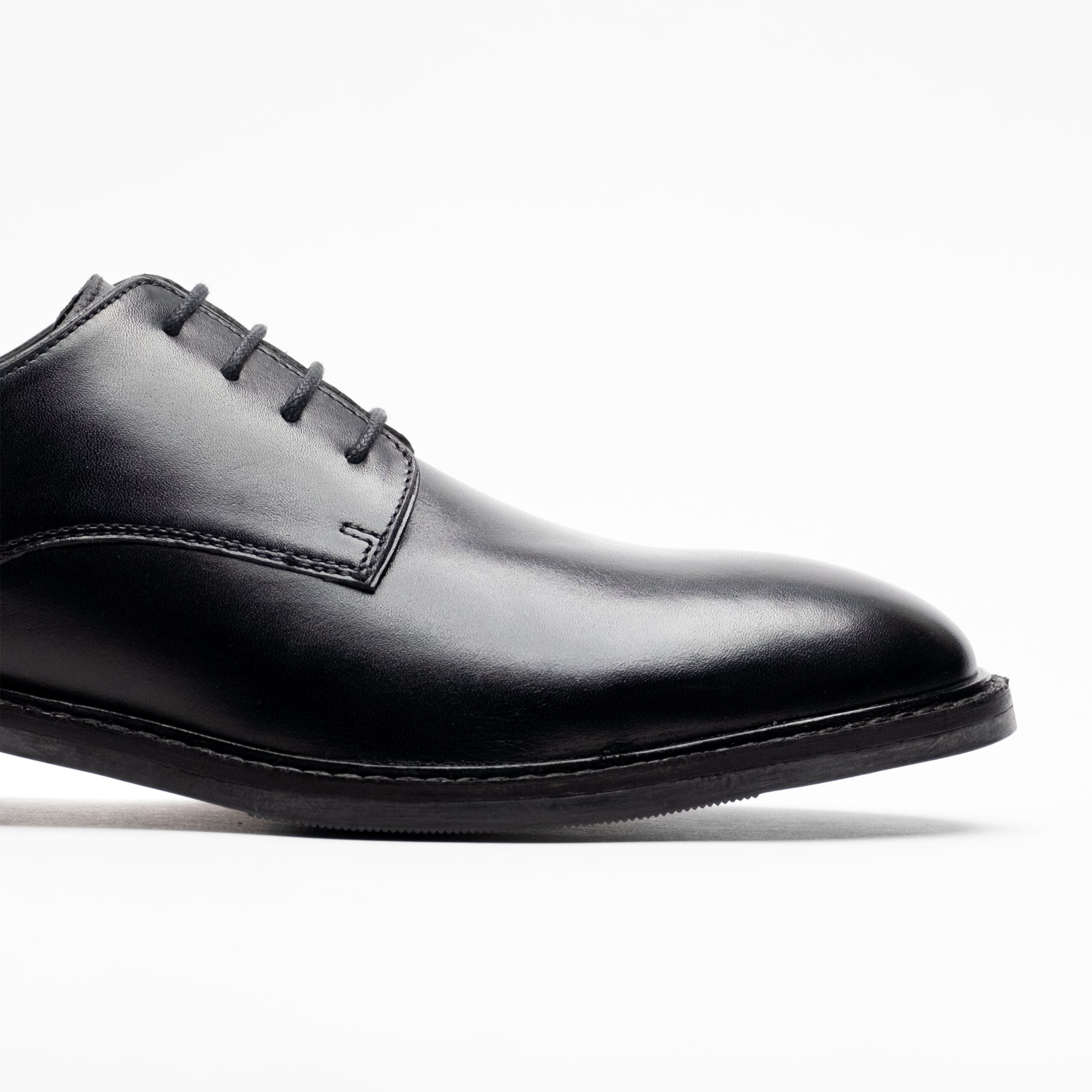Walk London Mens Oliver Derby Shoe in Black Leather