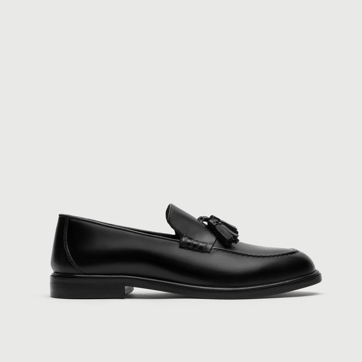 Putney Tassel Loafer Black | Mens Tassel Loafers | Walk  display picture 1