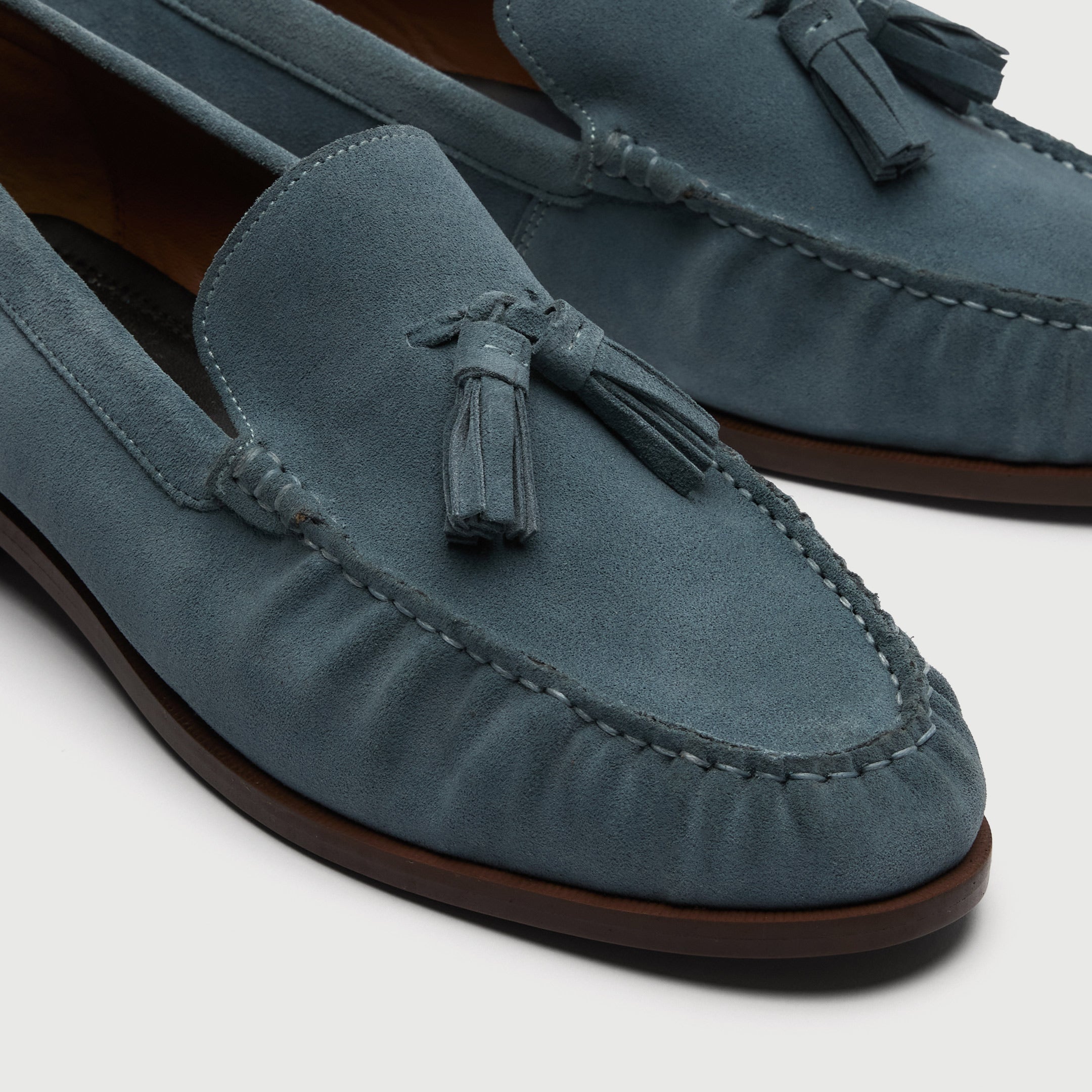 Walk London Como Tassel Loafer in Blue Suede detail view of toe