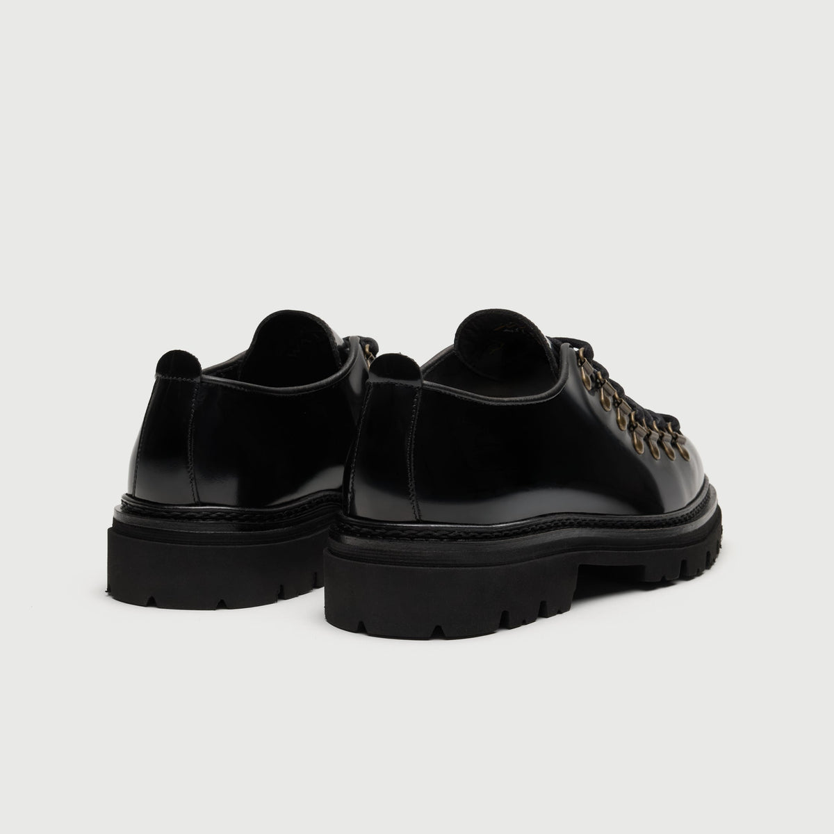 Walk London Hartford Hiking Style Shoes in black smooth leather heel view 