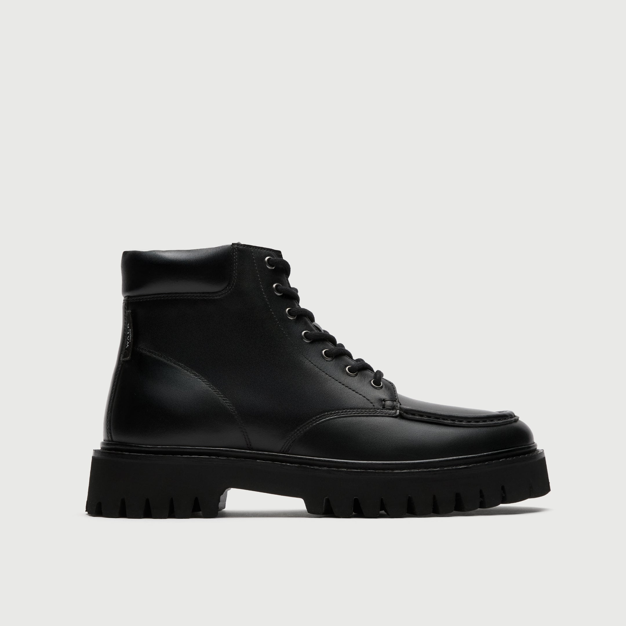 Walk London - Hopper Apron Black leather boot on a light Gray background