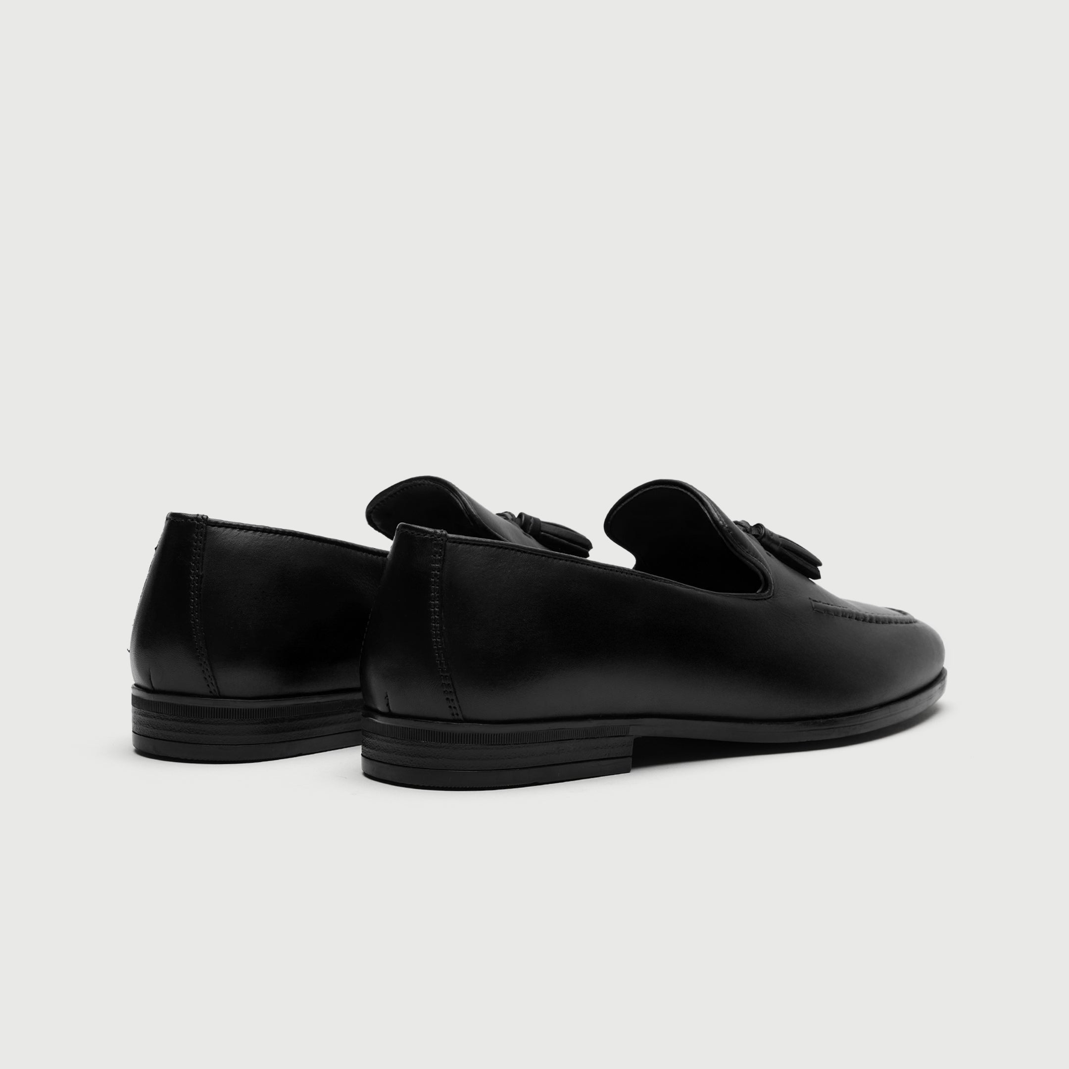 Walk London Ischia Black Leather Tassel Loafer heel view