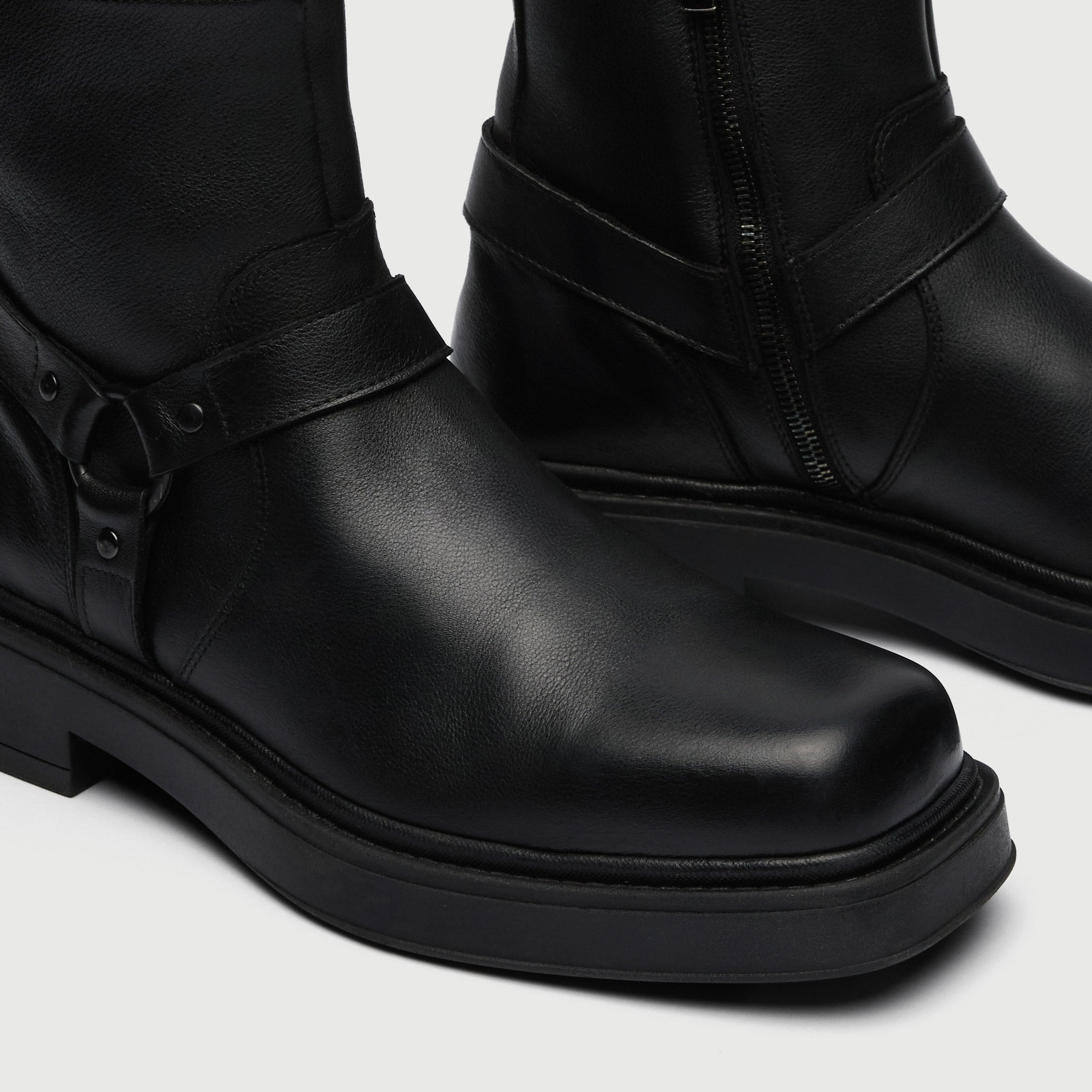 Walk London Men's Islington Buckle Boot in Black Leather
