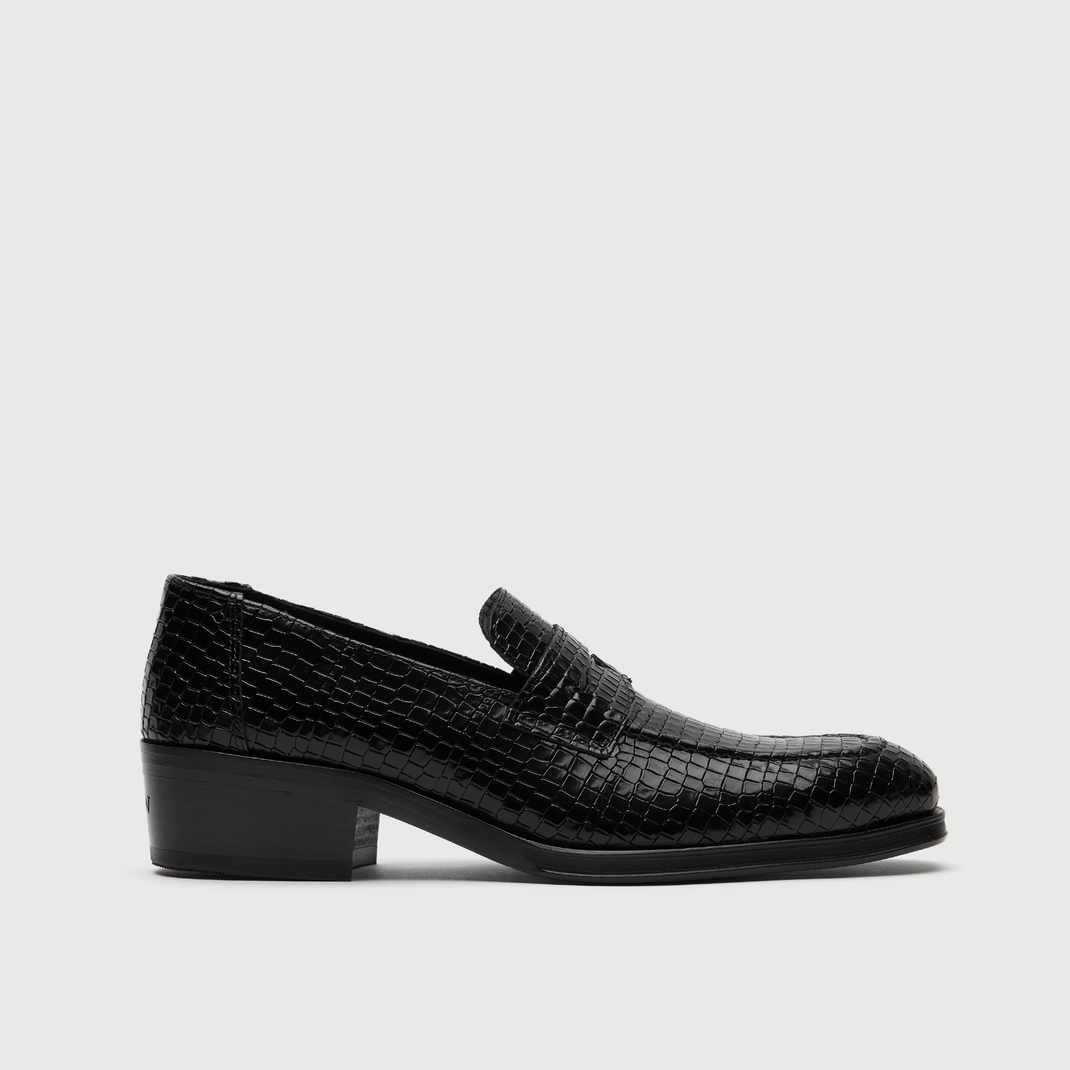 Walk London Lennon Saddle loafer in black leather with emboss