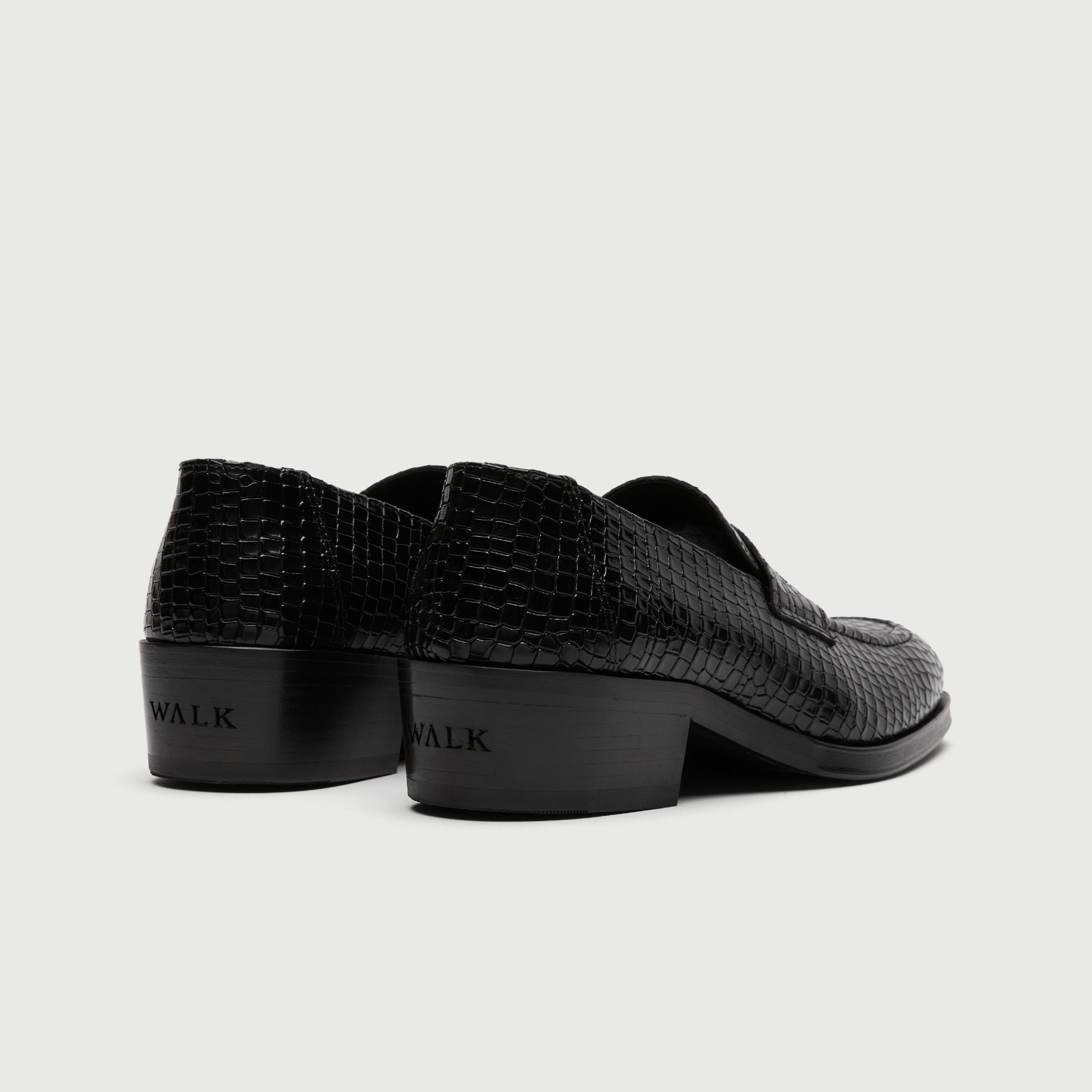 Walk London Lennon Saddle loafer in black leather with emboss