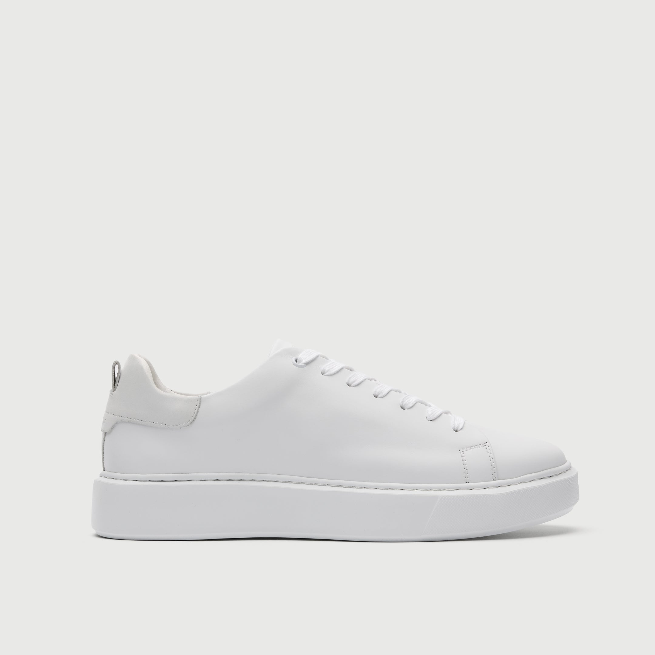 Walk London Pasadena Trainer in White Leather