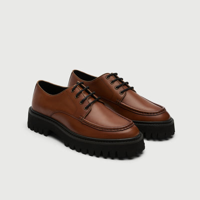 Video of man wearing Walk London Hopper Lace tan leather shoes with black trousers