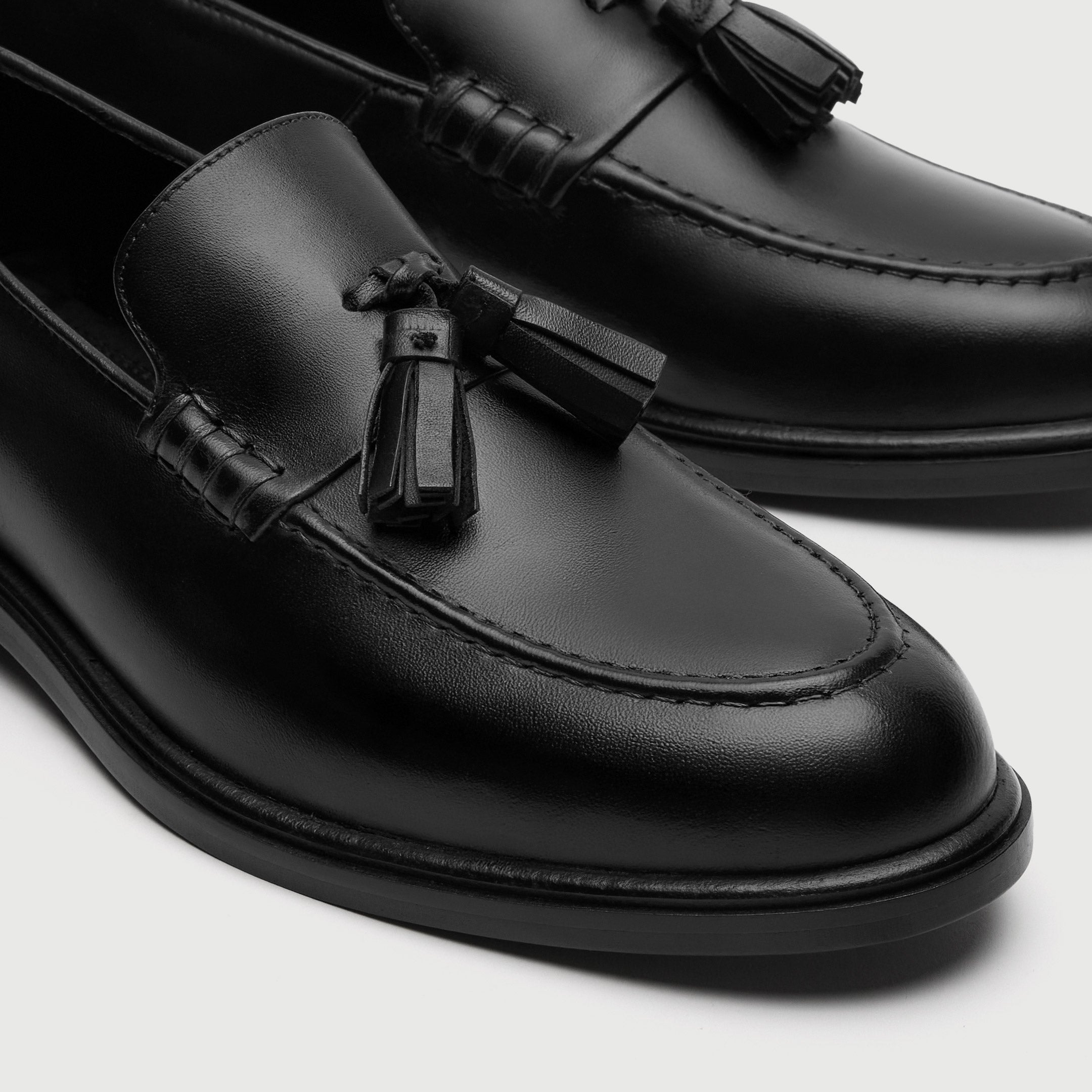WALK London Mens Black Leather Putney Tassel Loafer