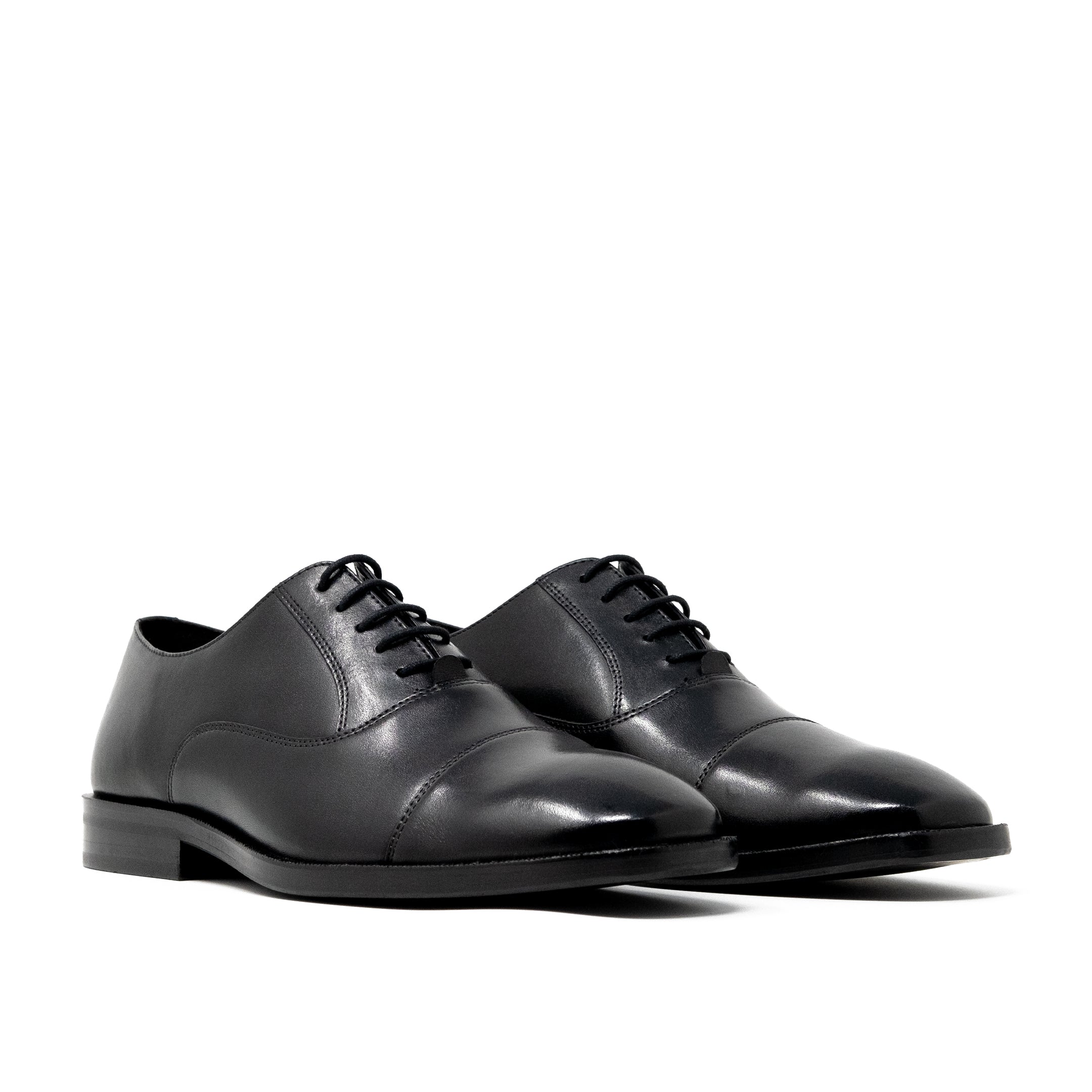 Walk London Mens Alex Toe Cap Shoe in Black Leather