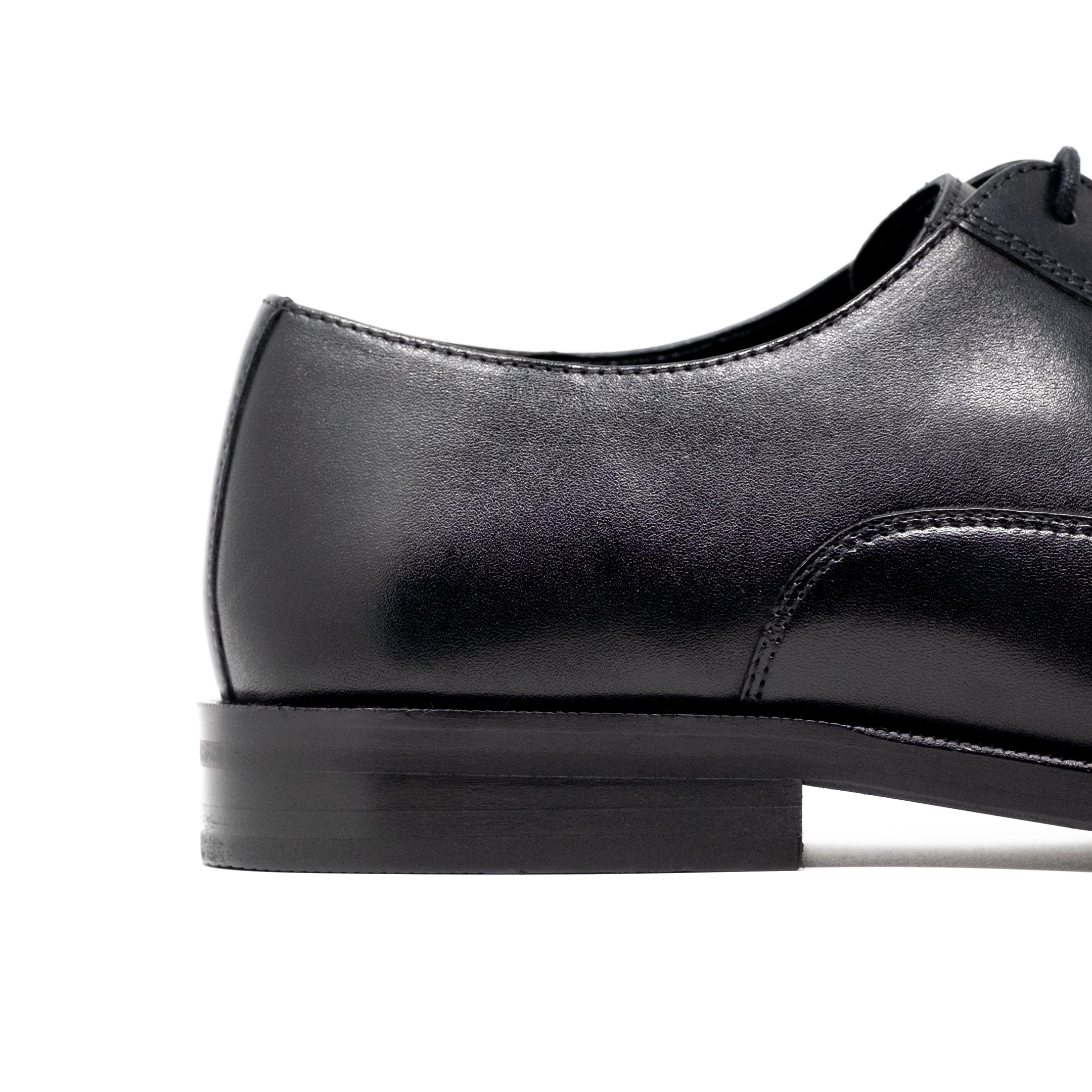 Walk London Mens Alex Toe Cap Shoe in Black Leather