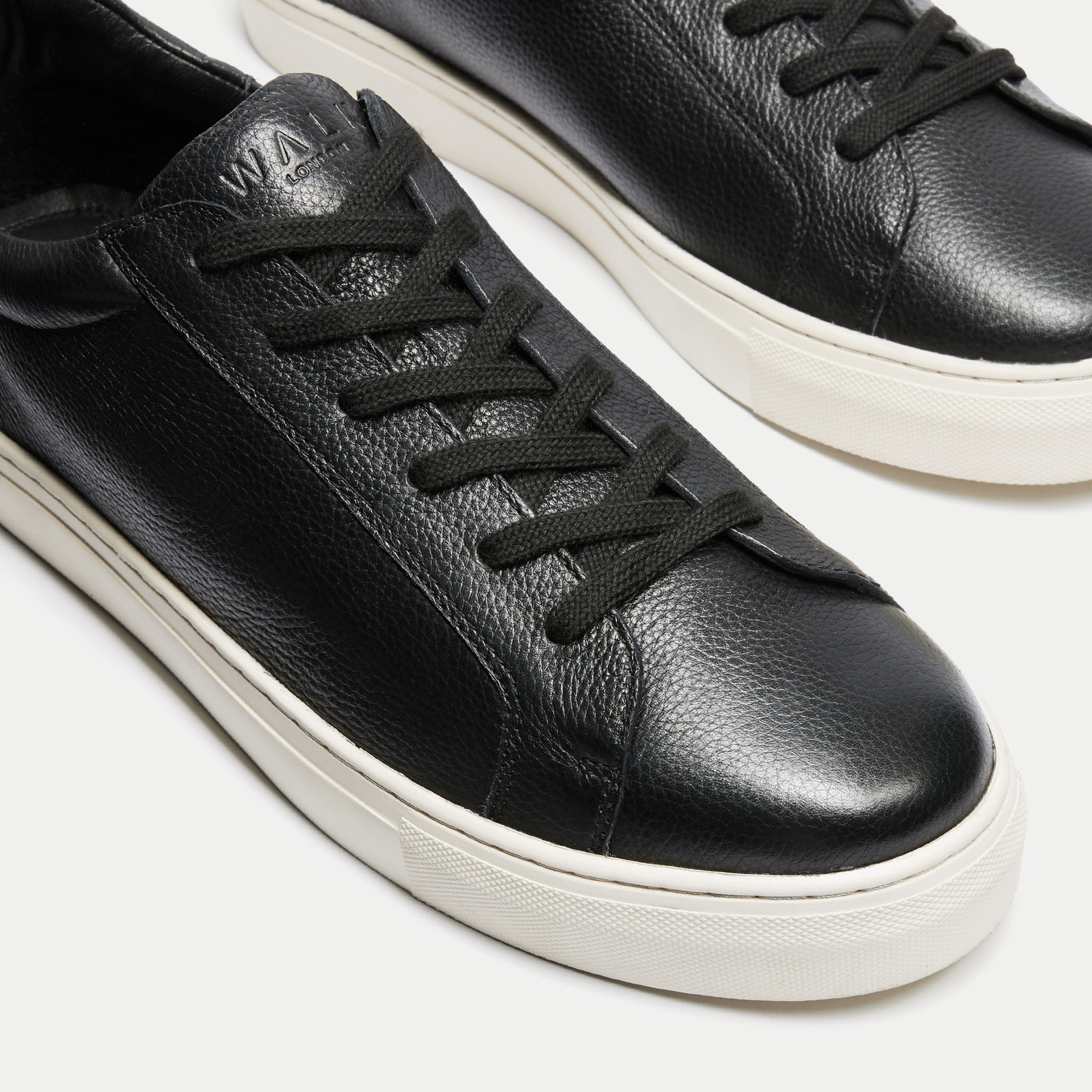 Walk London Mens Harrison Sneaker in Black Leather